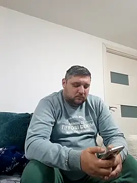 razvanzip1 live sex cam