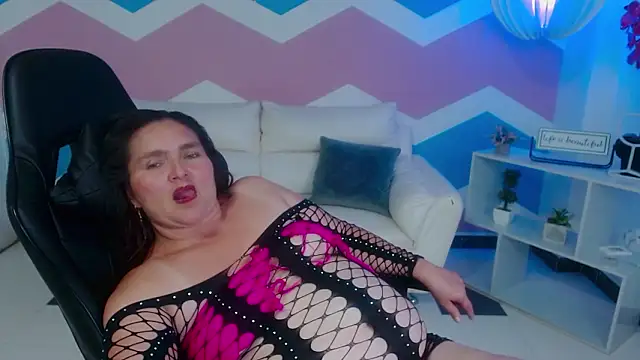 elena_milf1's cam snapshot