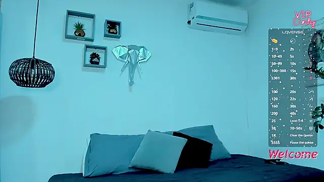 AmberAdams_'s cam snapshot