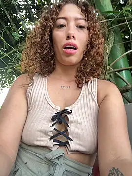 roxyrougee live sex cam