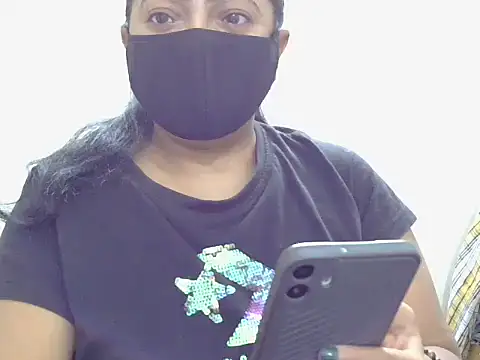 GaggingGirl_'s cam snapshot