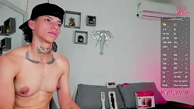 AmberAdams_'s cam snapshot