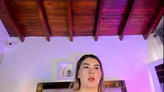 emmy_r's cam snapshot