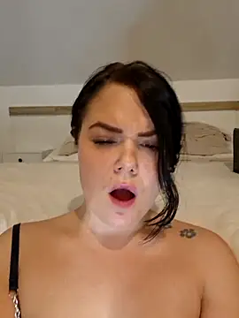 Xladycharme's cam snapshot