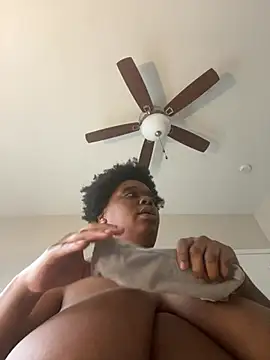 bigmama_deshayyy's cam snapshot