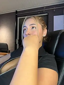 Emiily_W's cam snapshot