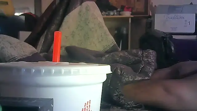 ON3YOULLN3VER_FIR3's cam snapshot