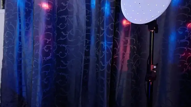 gisell_taylor18's cam snapshot