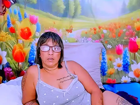 indianroxy's cam snapshot