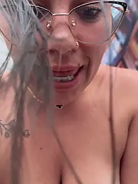 LIZ-06_'s cam snapshot