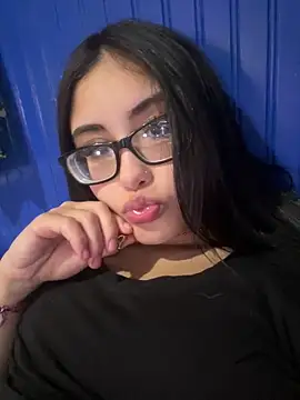 WhiteMeatsRican live sex cam