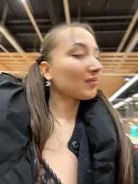 ICrazyOneIRL's cam snapshot