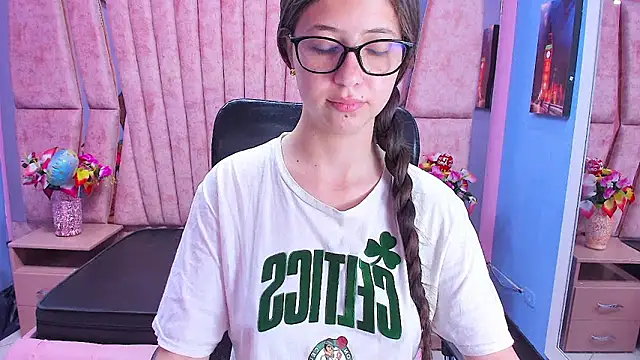 sarah_sweett_'s cam snapshot