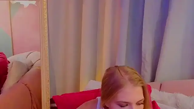 4example_Chloe's cam snapshot