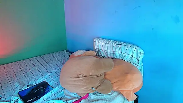 hey_maya's cam snapshot