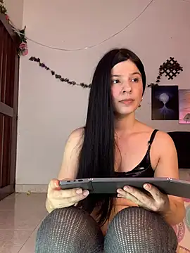 Estefani_32's cam snapshot