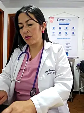 JustSamantha_'s cam snapshot