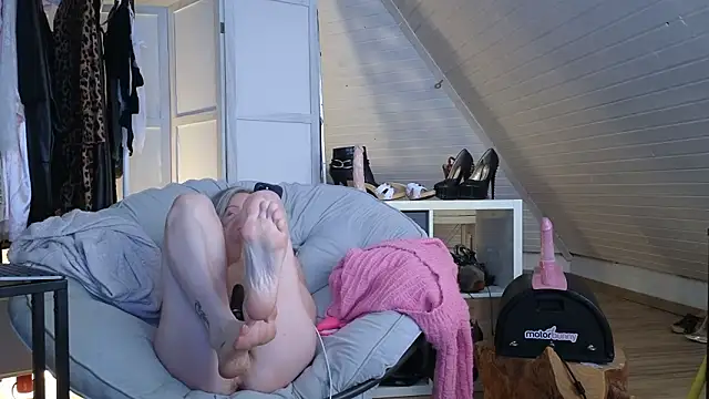 Sabdeluxe's cam snapshot