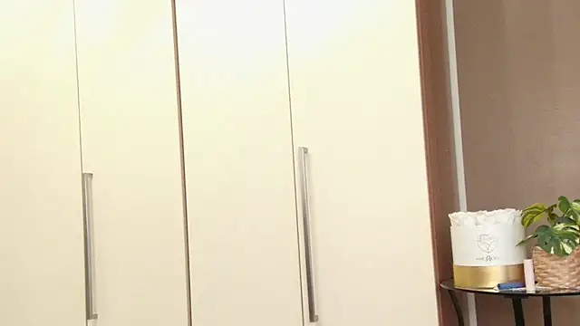 ScarletVerdi's cam snapshot