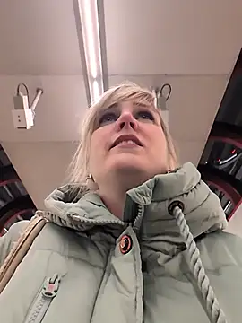 Sexybiene969's cam snapshot