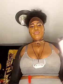 AmazonianMistress's cam snapshot