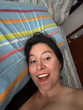 emely_sexx20's cam snapshot