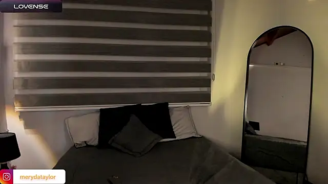 MERIDA_TAYLOR live sex cam