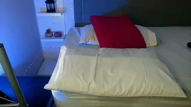 pocahontamoon's cam snapshot