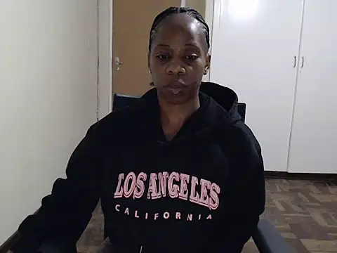 QUEENMANDYY live sex cam