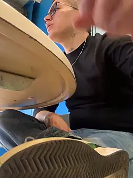 Kurtxxx22 live sex cam