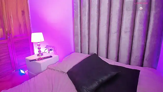 Little_Angelica18's cam snapshot