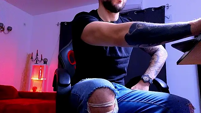 MightyAaron66's cam snapshot