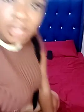 Luciouslips00 live sex cam