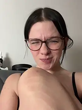 RoxiBlack's cam snapshot