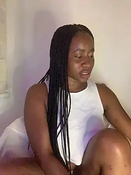 MISSMAYMADMYDAY's cam snapshot