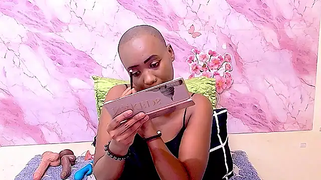 EbonyOlive69's cam snapshot