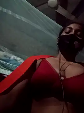 desi_queen_69's cam snapshot