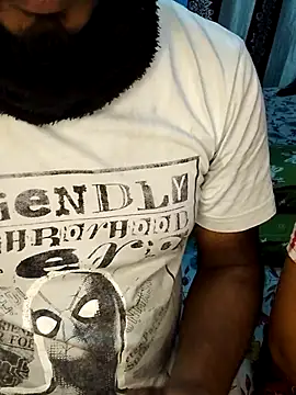 Naughty-Chaaya's cam snapshot