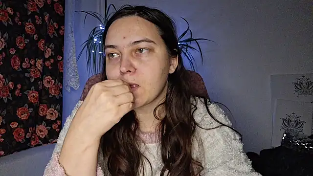 Cyndee_Winter's cam snapshot