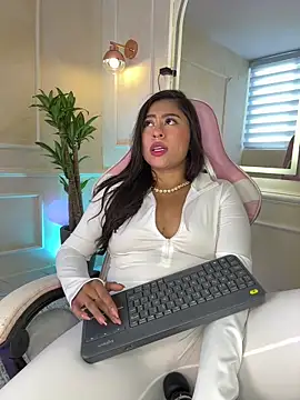 ThamaraGen_'s cam snapshot