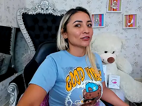 milf_bigass_'s cam snapshot