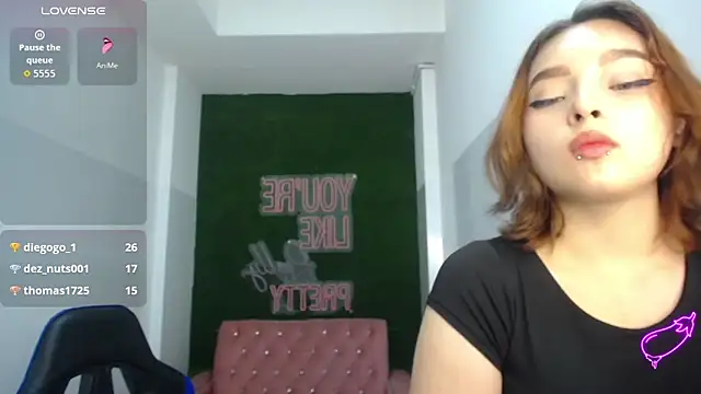 mia_foster_t's cam snapshot