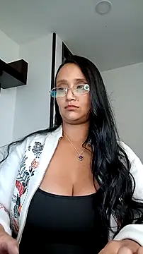 Esmeralda333's cam snapshot