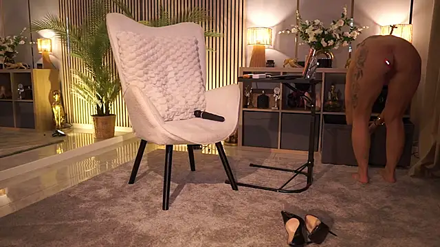 MissEmaDivine live sex cam