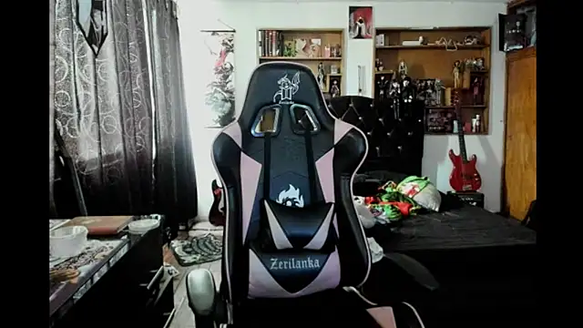 Maki_Zein_'s cam snapshot