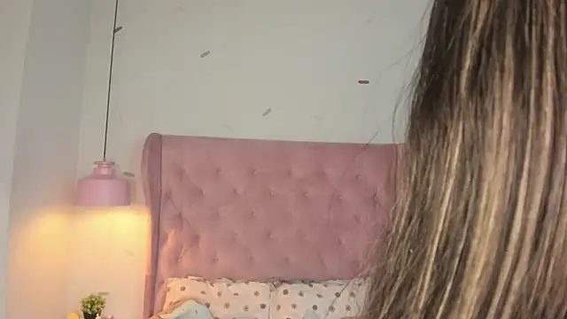 Vanelope_evanss's cam snapshot