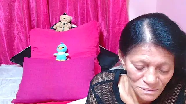 SLUTTYROXY's cam snapshot