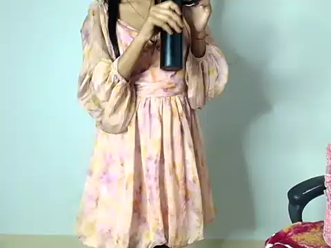 CUTE_princess_143's cam snapshot