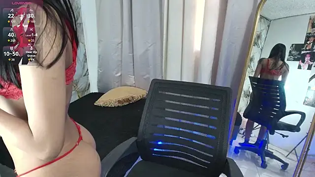 aisha_brunette18's cam snapshot