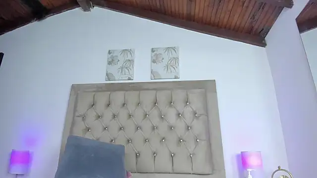 KristalFoxx's cam snapshot